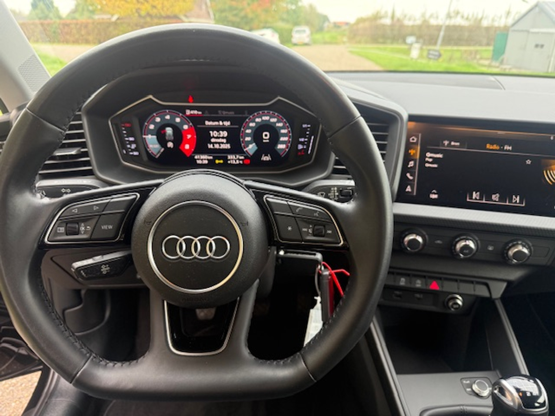 48549714-8.jpg